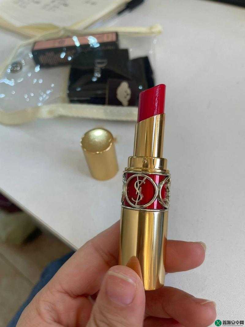 ysl 口红水蜜桃色号绝美新妆感